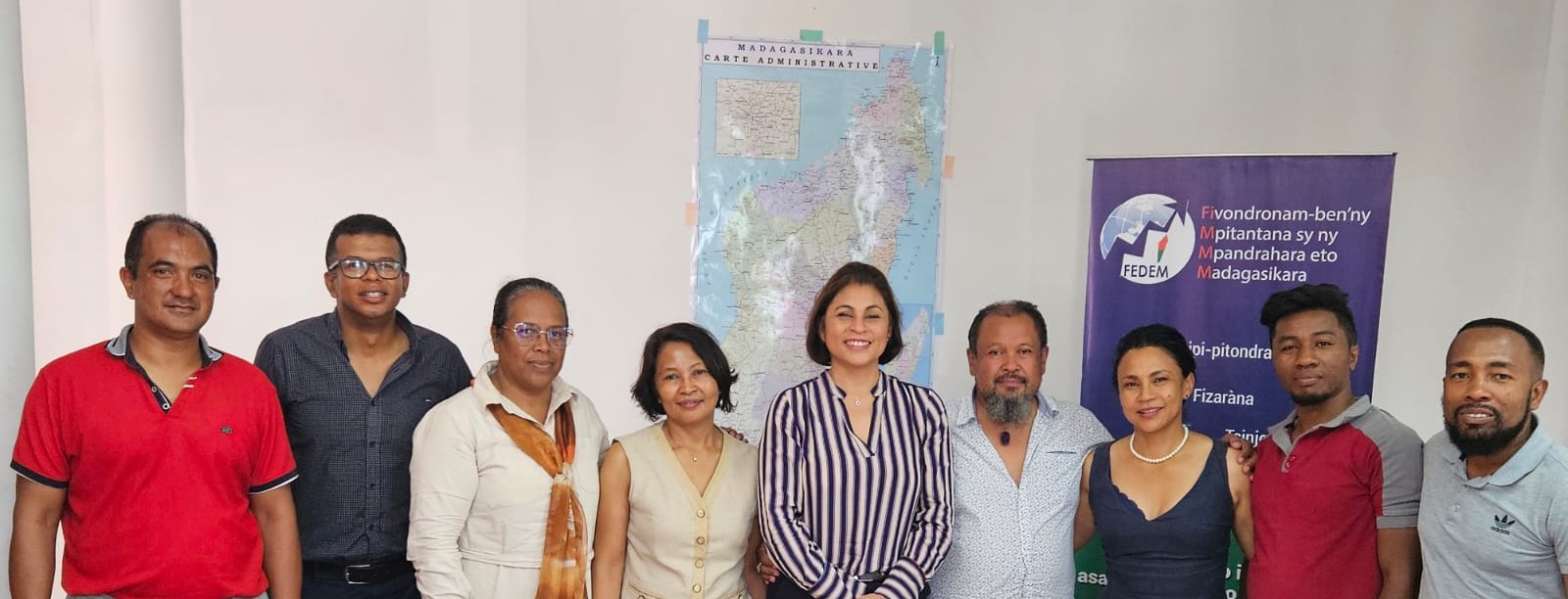 Les membres fondateurs de la FEDEM réunis dans leurs bureaux à Antananarivo